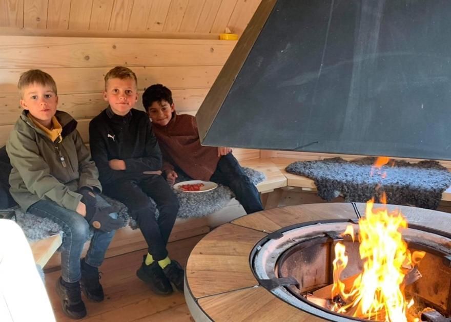 Kalvs Skolhus Hostel Екстериор снимка