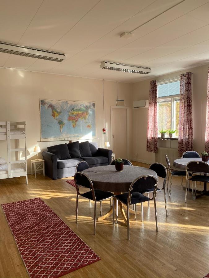 Kalvs Skolhus Hostel Екстериор снимка
